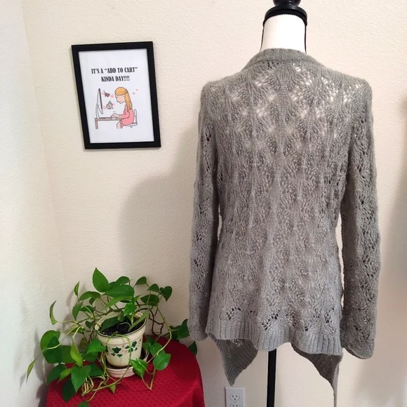 Yarn Arts Size Medium Open Front Asymmetric Gray Sweater - Picture 5 of 8